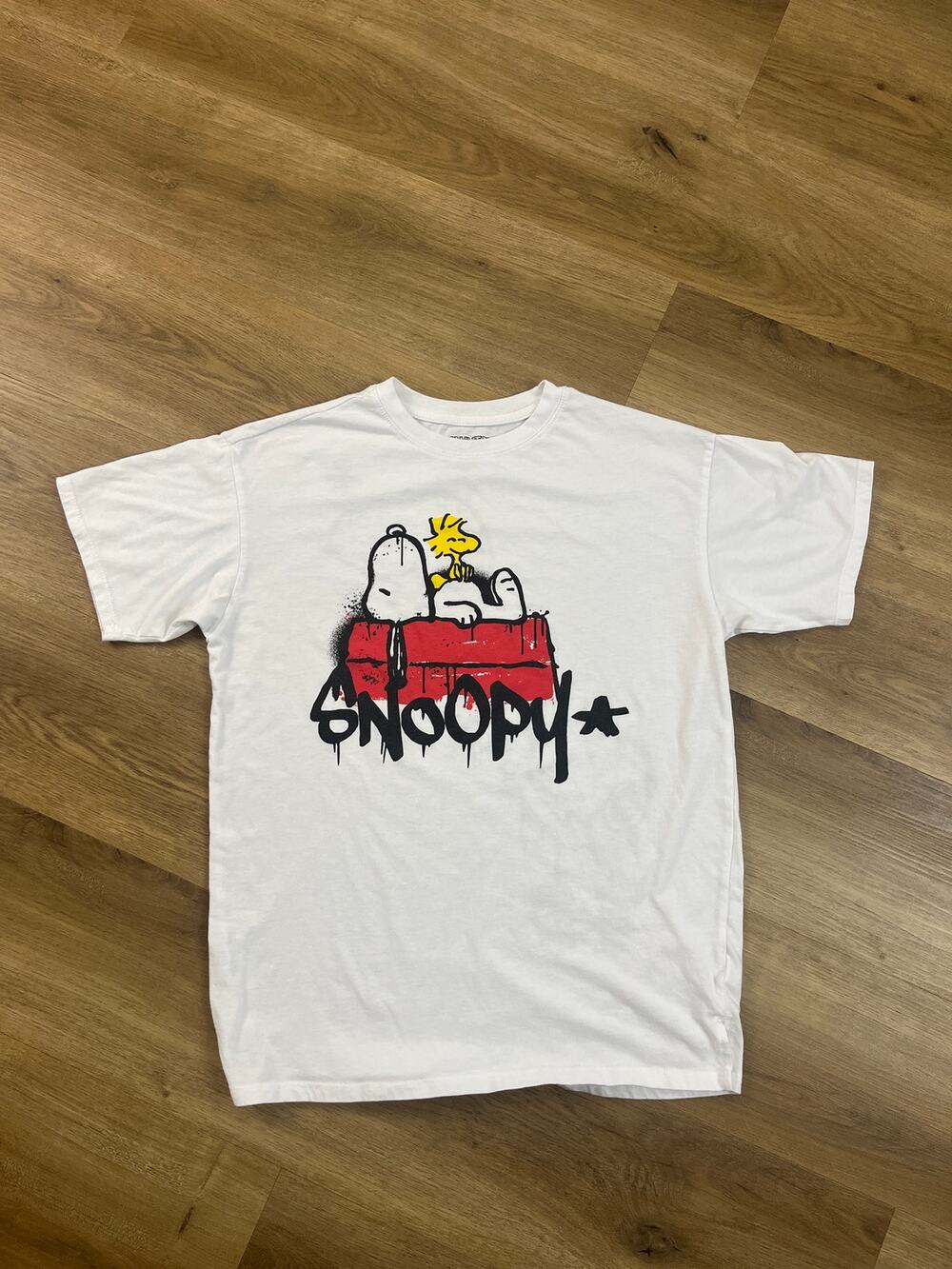Peanuts Snoopy Graffiti Tee Size XS